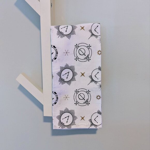 Magical Spells Tea Towel Harry Potter NWOT - Picture 2 of 2